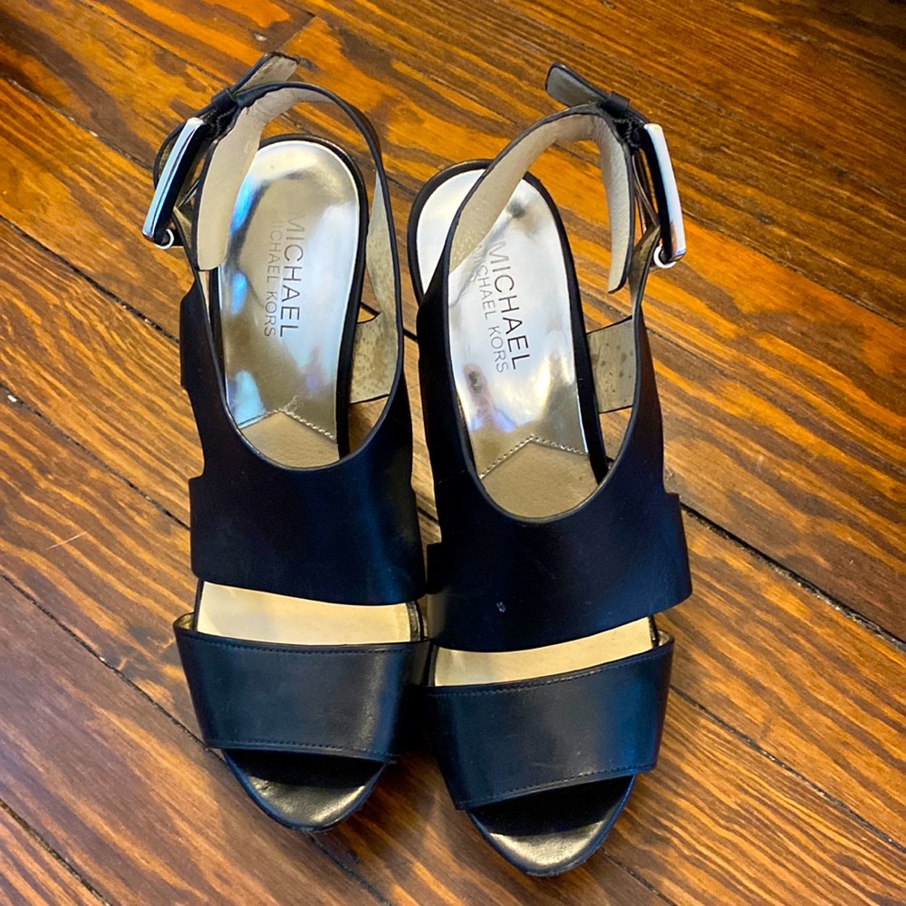 Micheal Kors Black heels 7.5